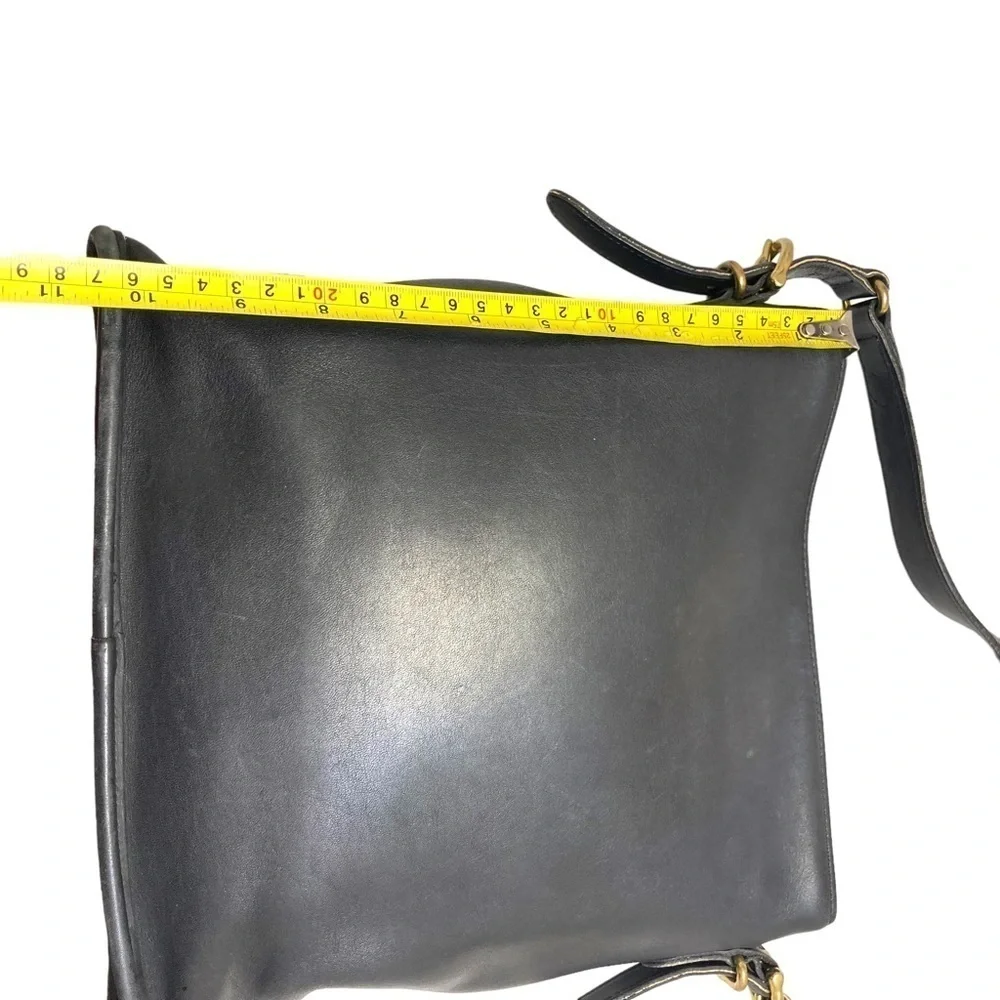 Coach vintage Equestrian Slim Bucket | 9806 | Black glovetan leather
